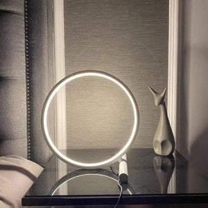 Luminária de Mesa LED e Touch Moderna